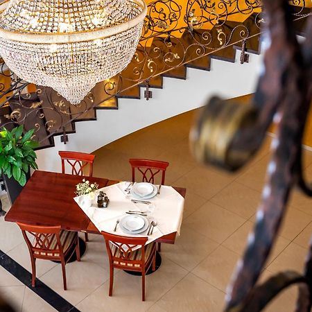 Guest Accommodation Atrium Gulin โลโซวาซ ภายนอก รูปภาพ